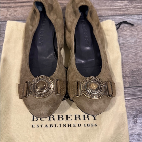 Burberry flats - Picture 2 of 7